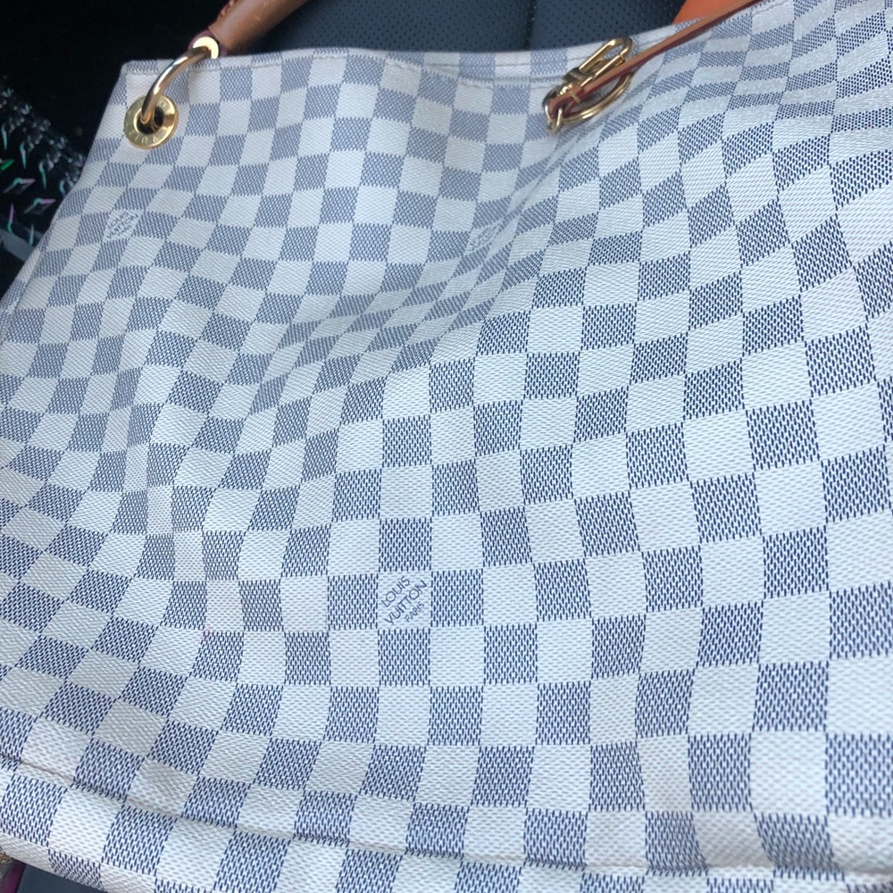 Louis Vuitton Artsy MM